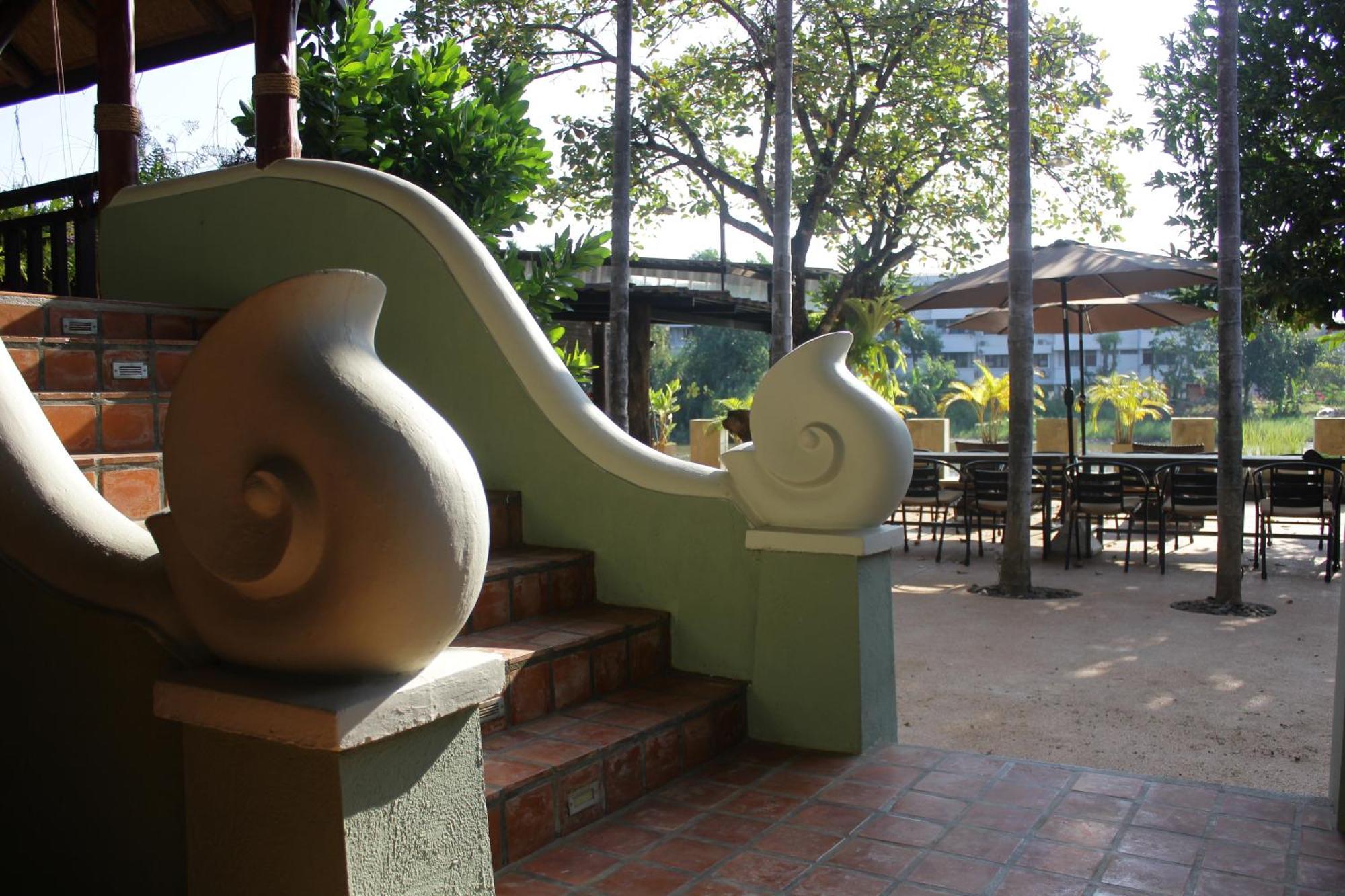 Tolani Riverside Villa Chiang Mai Exteriör bild