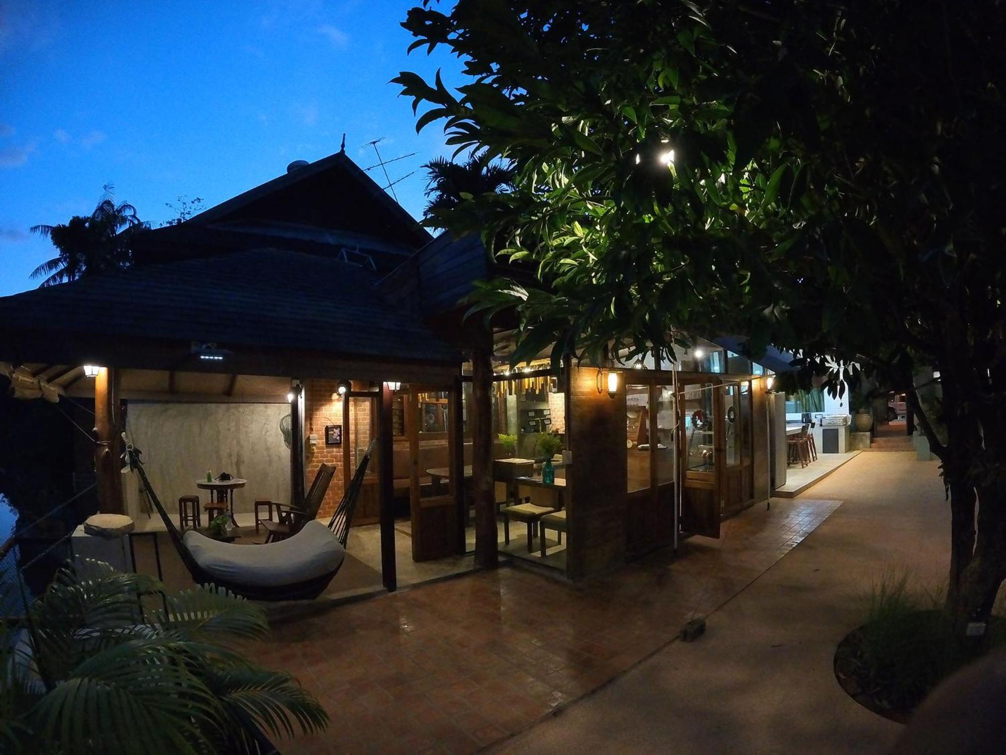Tolani Riverside Villa Chiang Mai Exteriör bild