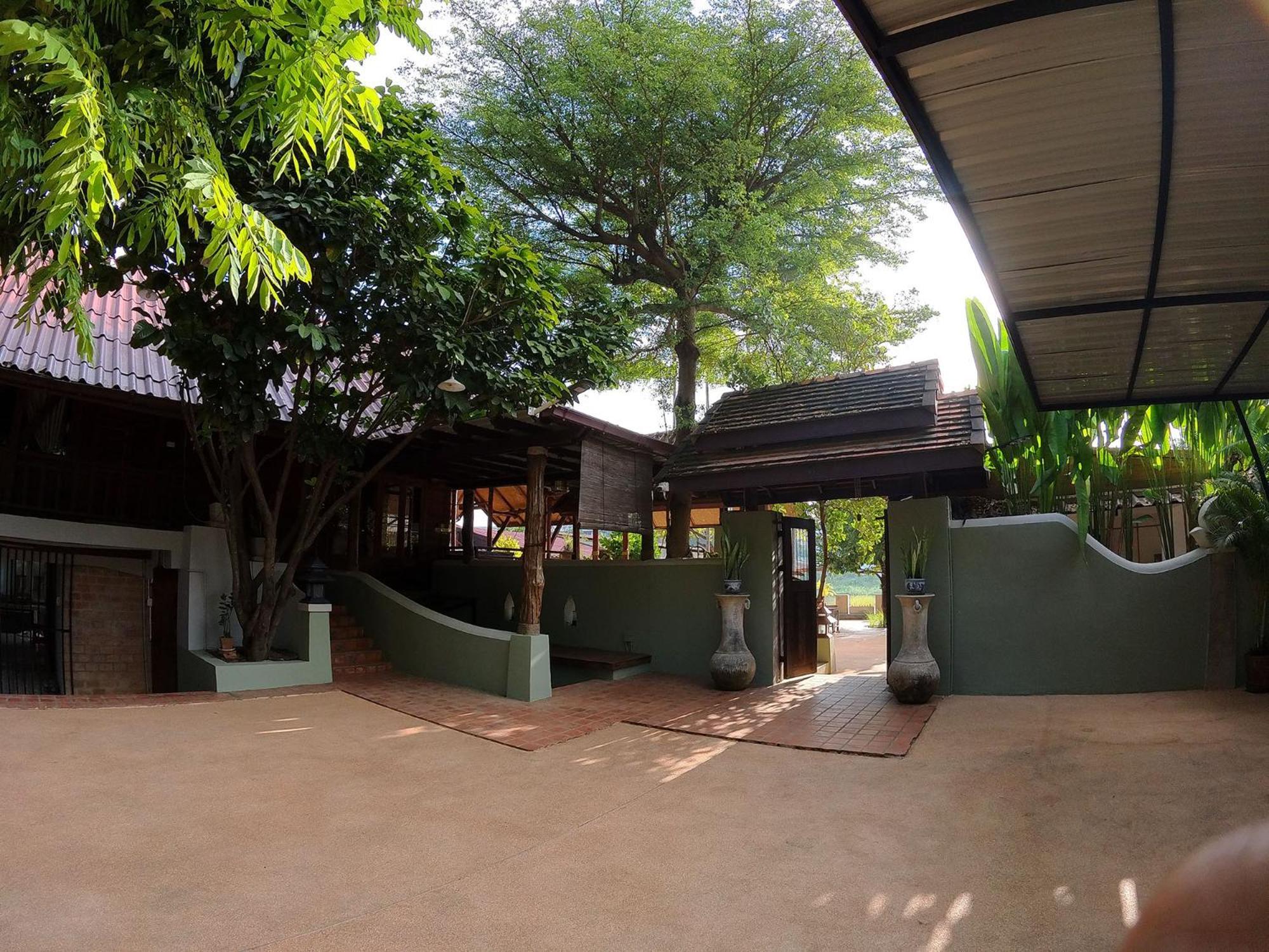 Tolani Riverside Villa Chiang Mai Exteriör bild