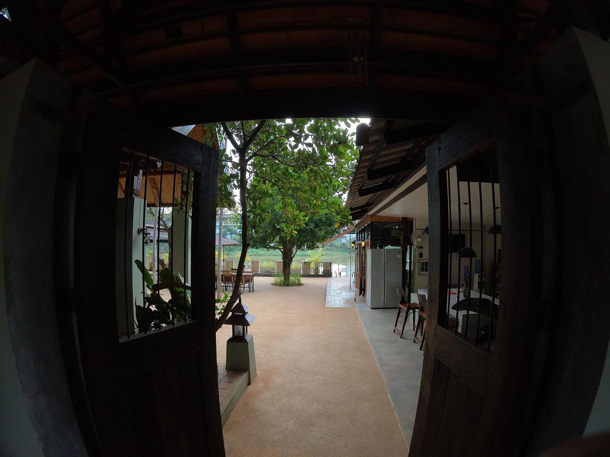 Tolani Riverside Villa Chiang Mai Exteriör bild