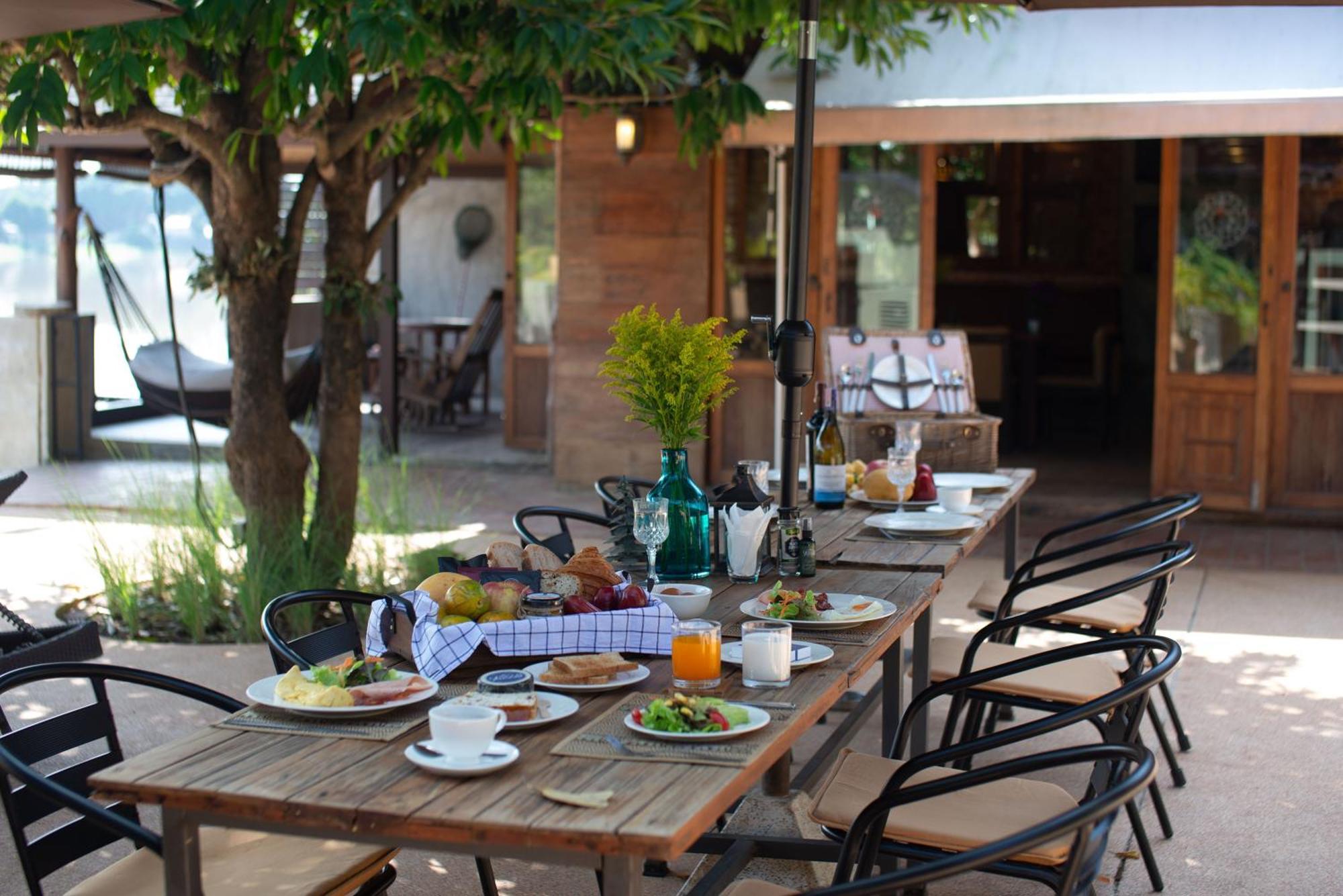 Tolani Riverside Villa Chiang Mai Exteriör bild